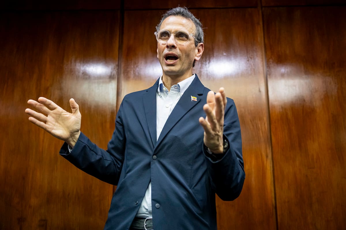 El parlamentario opositor, Henrique Capriles, habla en una rueda de prensa este 19 de enero de 2026, en Caracas (Venezuela). EFE/ Miguel Gutiérrez