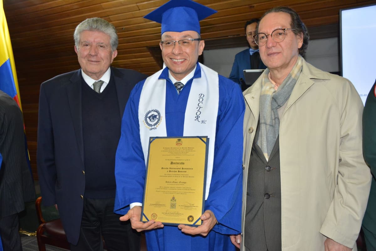 Abogado Andrés Gómez Ocampo recibe Doctorado Honoris Causa en Derechos ...