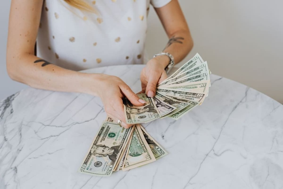 Dólar en Colombia vuelve a subir tras seis jornadas de caídas. | Foto: Canva / Vanguardia