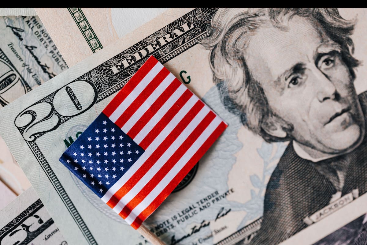 Dólar hoy en Colombia sube mientras el mercado espera decisión de tasas del Emisor. | Foto: Vanguardia.