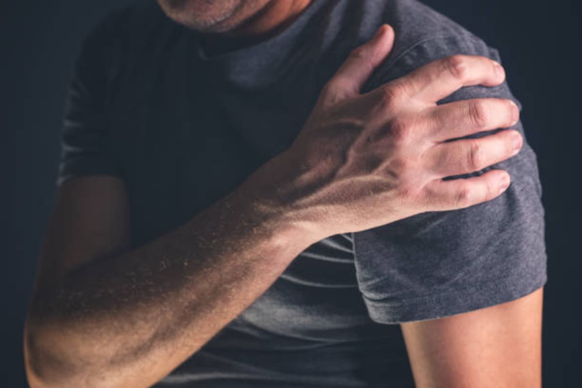 ¿Por qué no debes ignorar el dolor? Especialistas explican cuándo consultar al médico.
