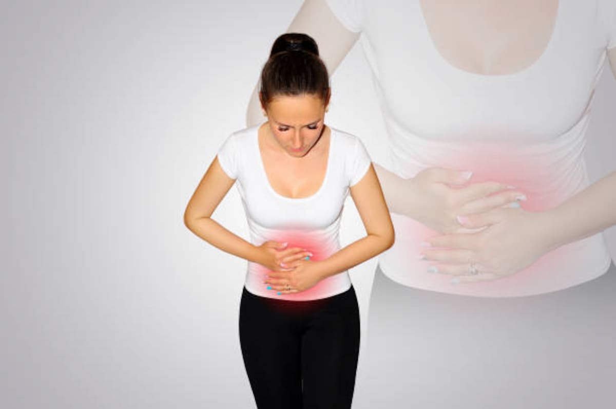 Científicos descubren por qué las mujeres sienten más dolor intestinal.