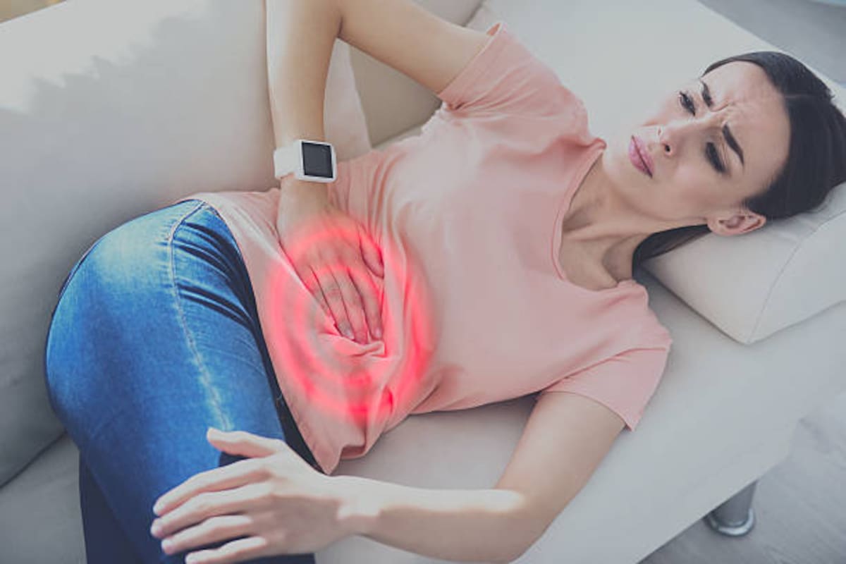 La vía oculta del colon que dispara dolor en mujeres, según estudio.
