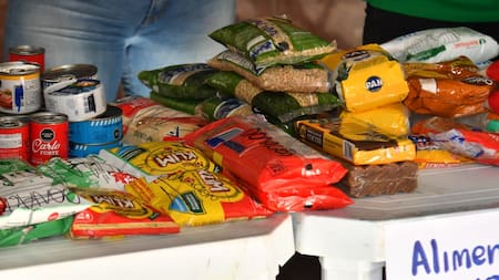 Más de 40 toneladas de ayudas listas para enviar a Venezuela desde Bucaramanga: siguen llegando donaciones