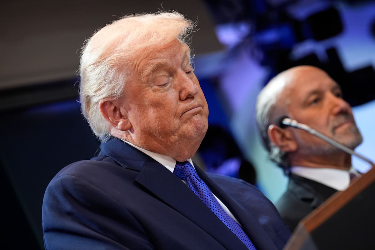 El mandatario Donald Trump reaccionó a comentarios del expresidente Barack Obama, quien habló sobre posibles formas de vida fuera de la Tierra.