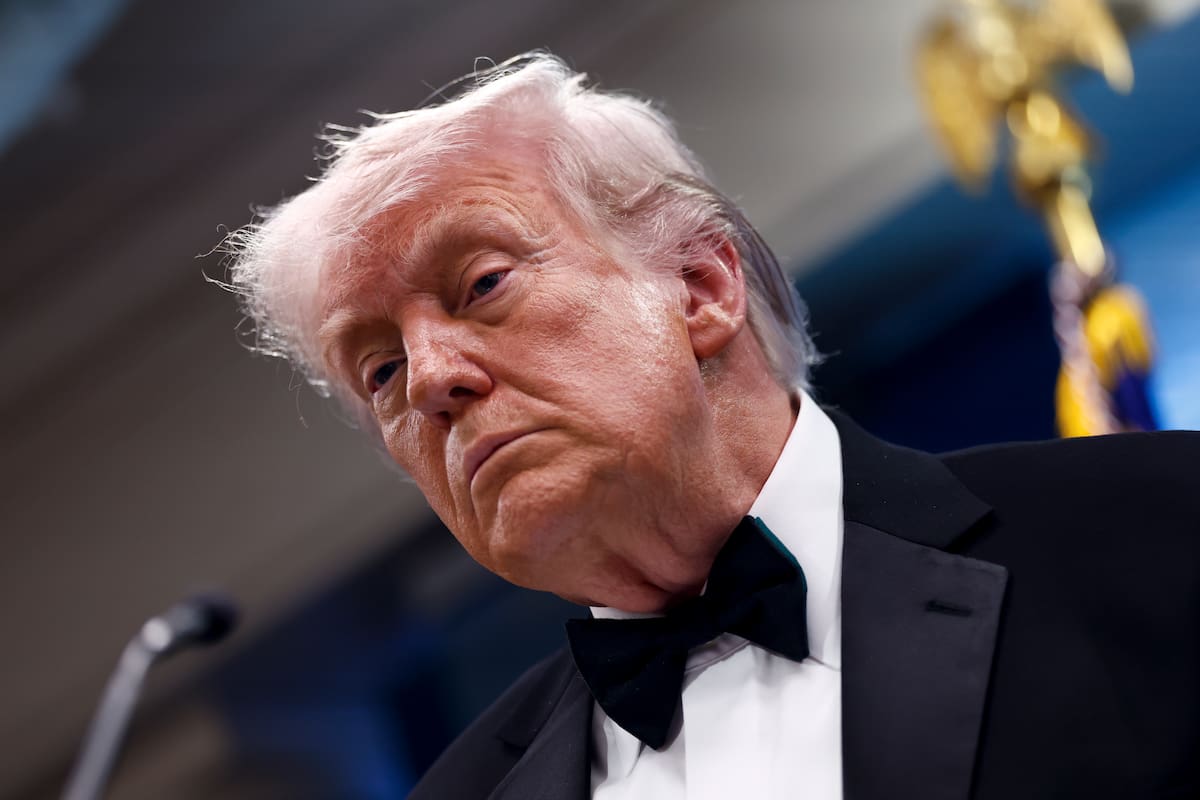 Trump asegura que Irán está “derrotado”, pero advierte que la guerra podría continuar. EFE/Will Oliver.