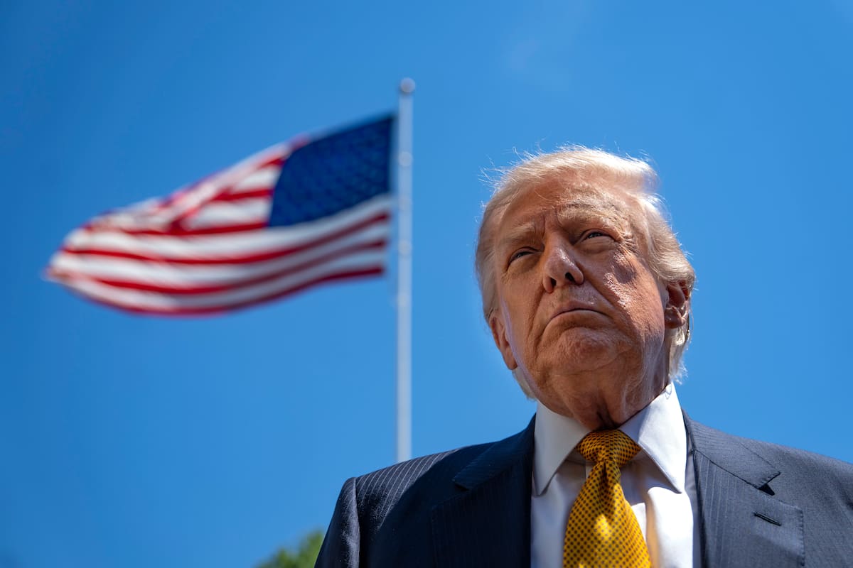 WASHINGTON (Estados Unidos), 12/05/2026.- El presidente de Estados Unidos, Donald Trump, habla con la prensa antes de partir de la Casa Blanca rumbo a China, en Washington, D.C., EE. UU., el 12 de mayo de 2026.
EFE/EPA/BONNIE CASH / POOL