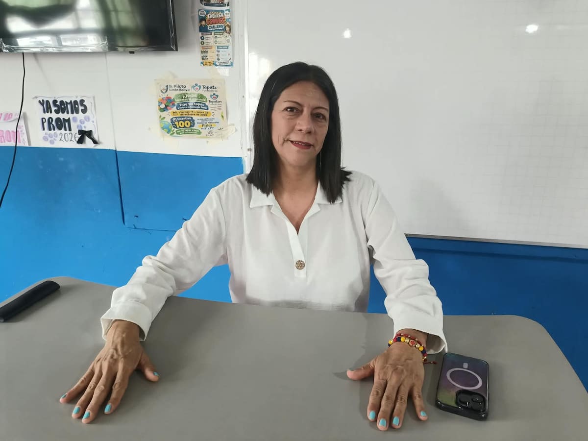 Para esta profesora santandereana, educar significa mucho más que explicar una lección. A través de proyectos prácticos y del acompañamiento cercano, motiva a los jóvenes a reconocer sus pasiones, aprovechar la tecnología y tomar decisiones sobre su futuro.