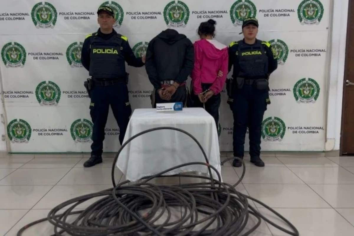 Dos capturados por robo de cableado semafórico en Bucaramanga: material avaluado en $11 millones