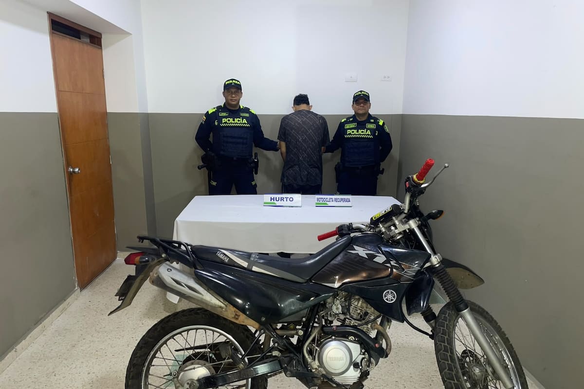 Dos hombres habrían robado una motocicleta y fueron capturados minutos después en Bucaramanga