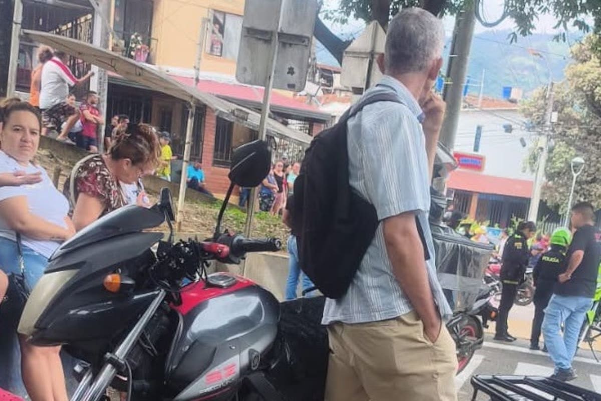 Dos hombres que se movilizaban en motocicleta llegaron hasta donde estaba Polo Rolón y le dispararon.