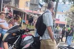 Motociclista paró para mirar su celular y sicarios que venían detrás lo asesinaron en Floridablanca