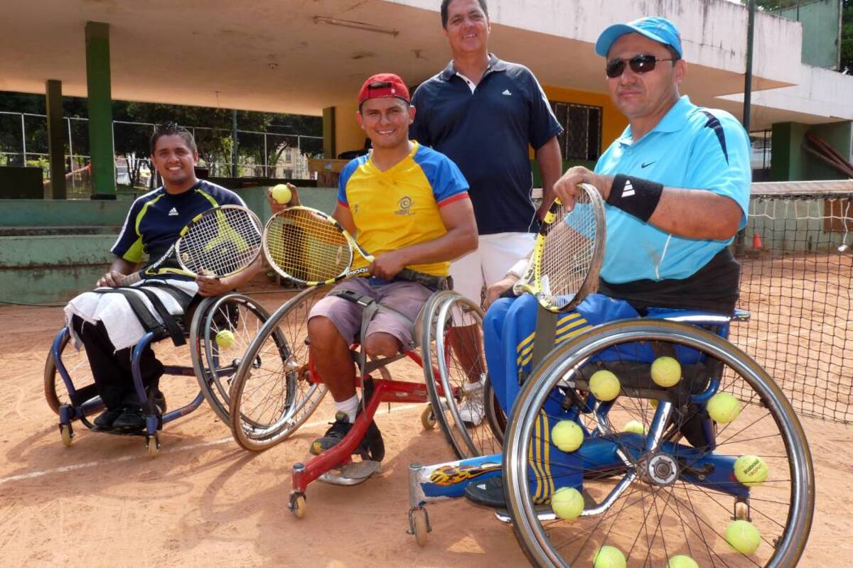 El deportista Mauricio Vega Eugenio y el entrenador William Leguizamón serán la cuota santandereana en el Torneo Internacional de Tenis en Silla de Ruedas que se jugará en Quito, Ecuador. (Foto: Archivo / VANGUARDIA LIBERAL)