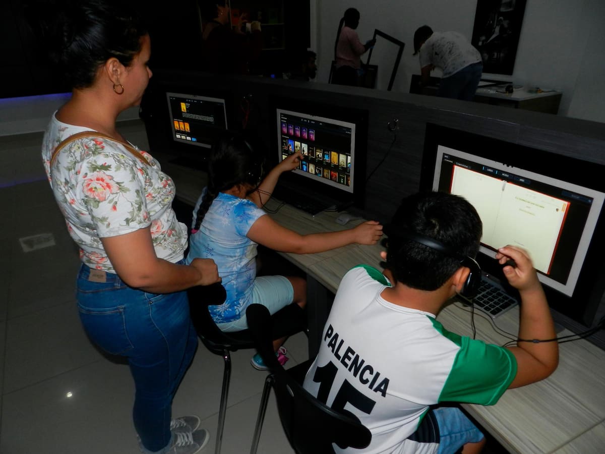 La biblioteca virtual fomenta el hábito de lectura.