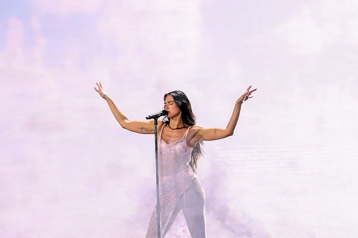 Dua Lipa, una estrella global que no deja de crecer. //Foto tomada de X: @dlipahungary