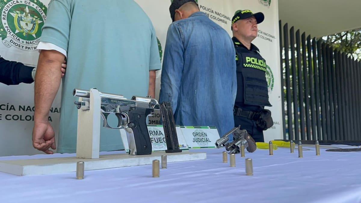 Durante el procedimiento, la Policía incautó armas de fuego y elementos que serían analizados para determinar si fueron utilizados en otros hurtos.