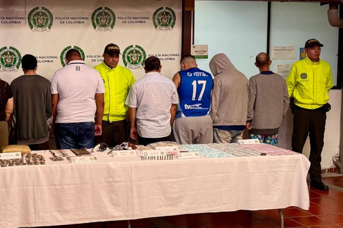 Durante los allanamientos fueron incautados más de cinco kilos de marihuana, cocaína, armas de fuego y dinero en efectivo.