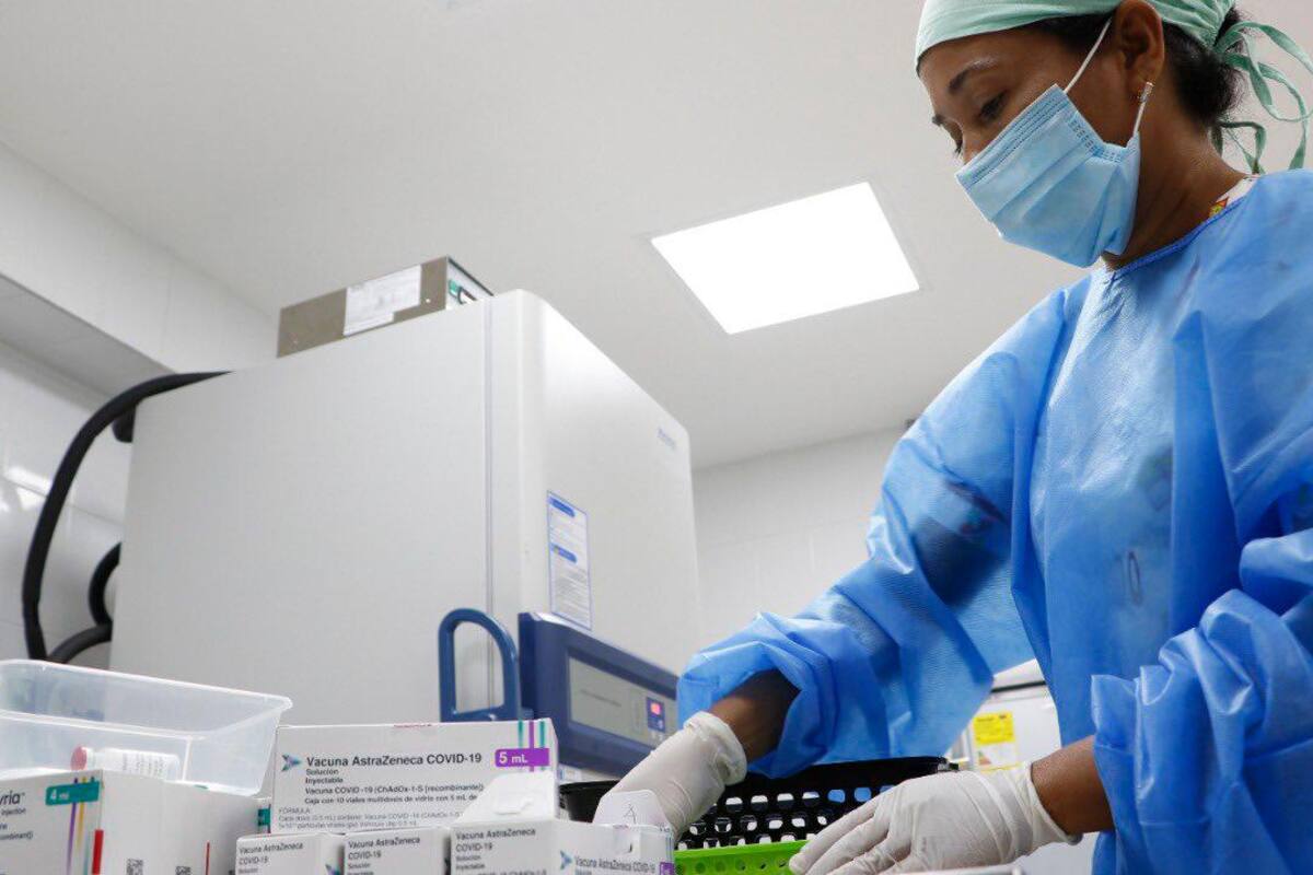 Por lineamientos del MinSalud no se exige que las comorbilidades seas certificadas por médico, para la aplicación de la segunda dosis de Moderna. En la firma del consentimiento informado la persona debe manifestar cuál es la enfermedad que padece. (Foto: Gobernación de Santander / VANGUARDIA)
