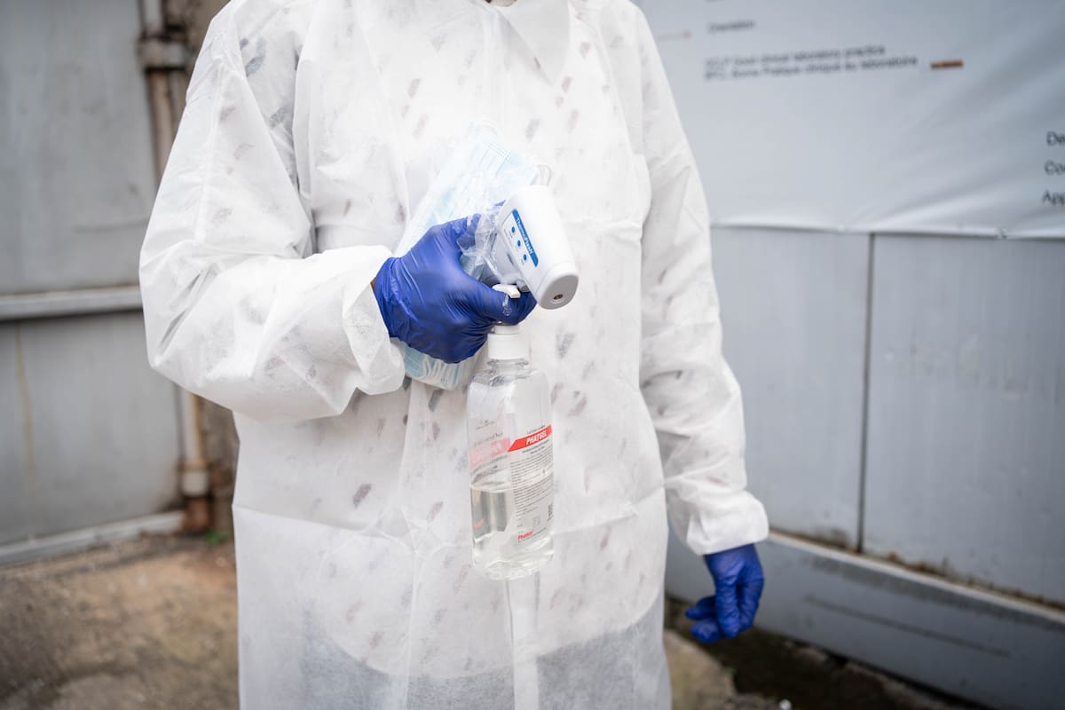 Los equipos sanitarios enfrentan el brote de ébola en varias provincias de la República Democrática del Congo, entre ellas Ituri.// Foto: EFE/EPA/MARIE JEANNE MUNYERENKANA