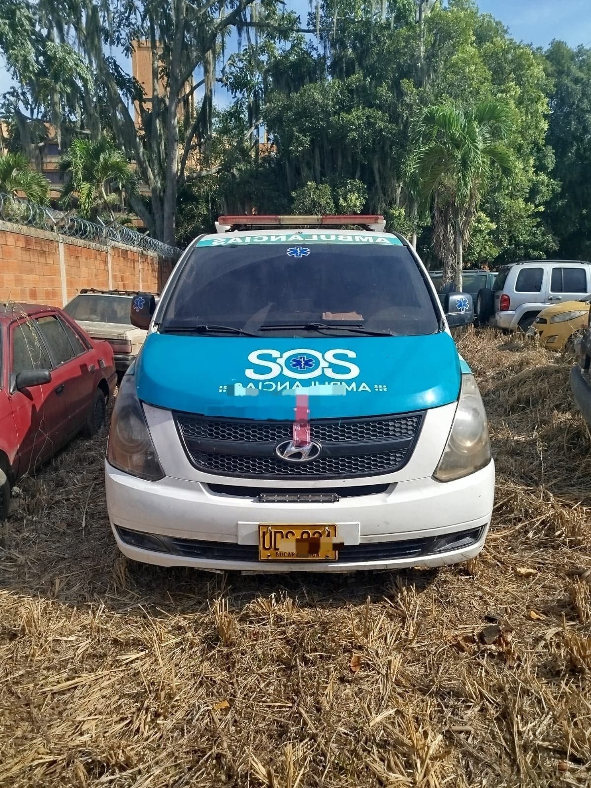 El vehículo de servicio médico fue inmovilizado y llevado a los patios de la Dirección de Tránsito de Bucaramanga.