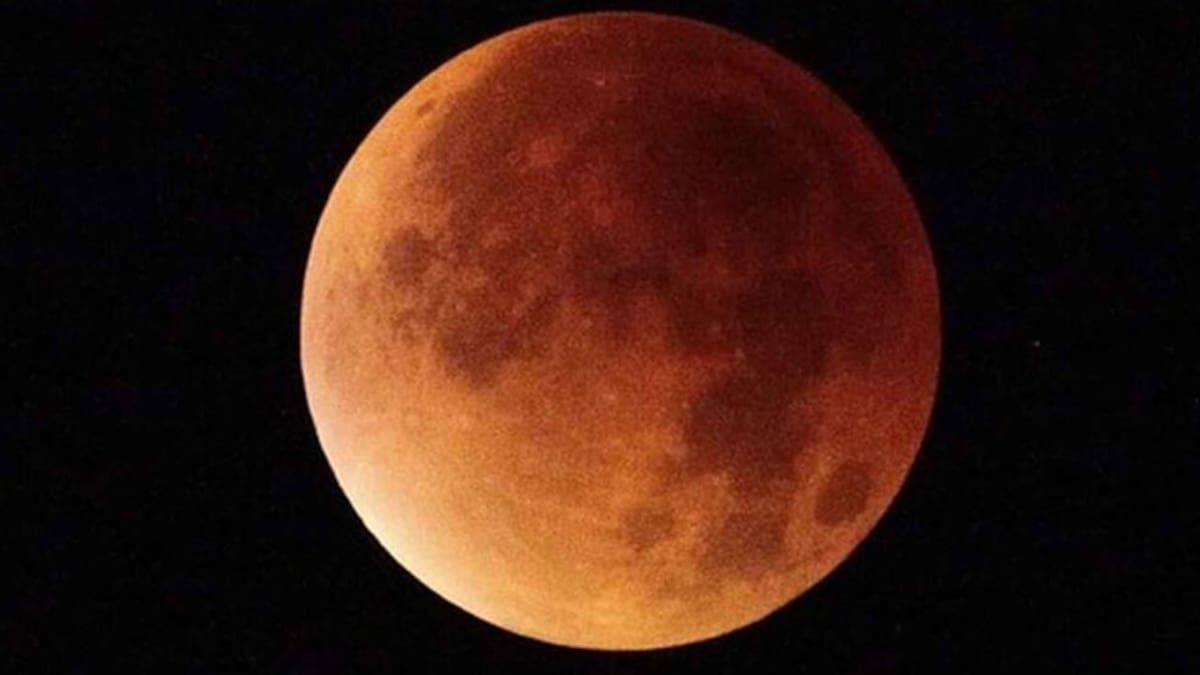 El eclipse parcial de Luna podrá disfrutarse a simple vista, aunque binoculares y telescopios permitirán apreciar más detalles.