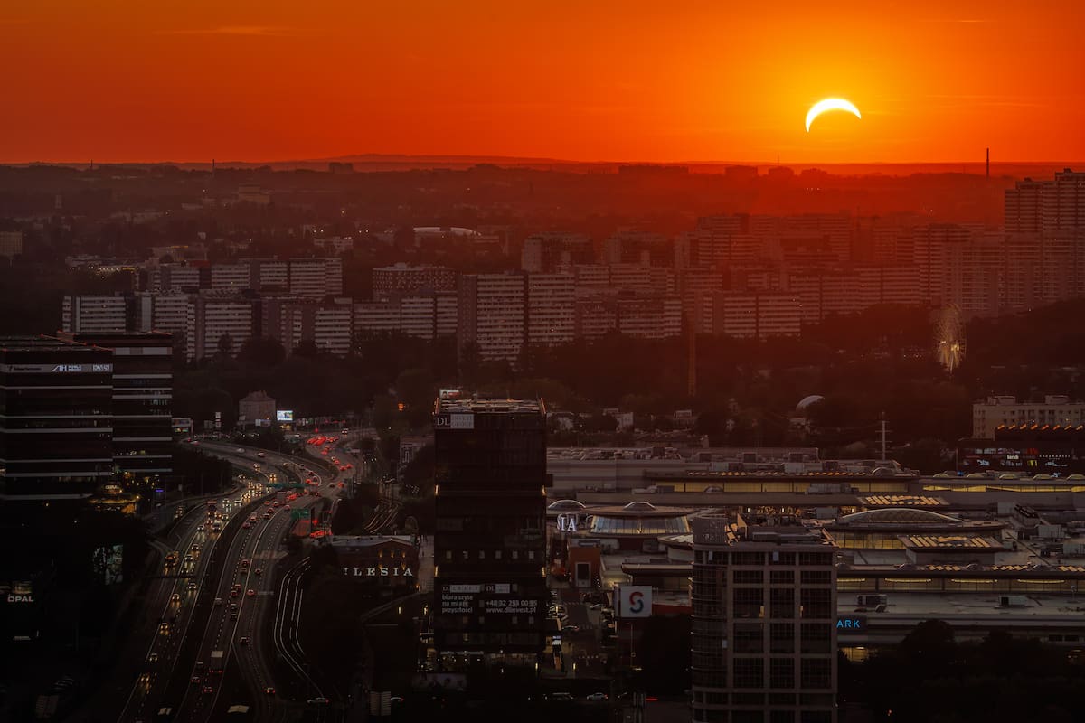 Eclipse solar parcial en Katowice, sur de Polonia, 12 de agosto de 2026. (Polonia) EFE/EPA/Art Service POLONIA FUERA