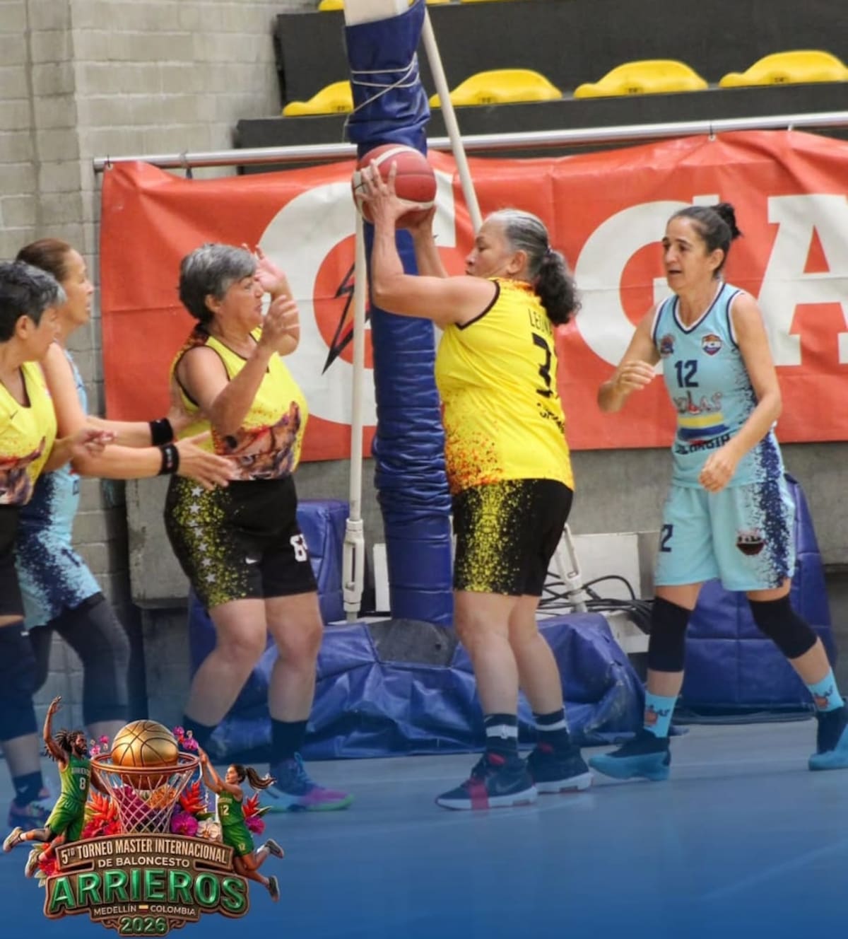 Eddy Martínez Córdoba, la mujer que lleva 30 años llenando de baloncesto las canchas de Bucaramanga. Foto: Cortesía/Vanguardia