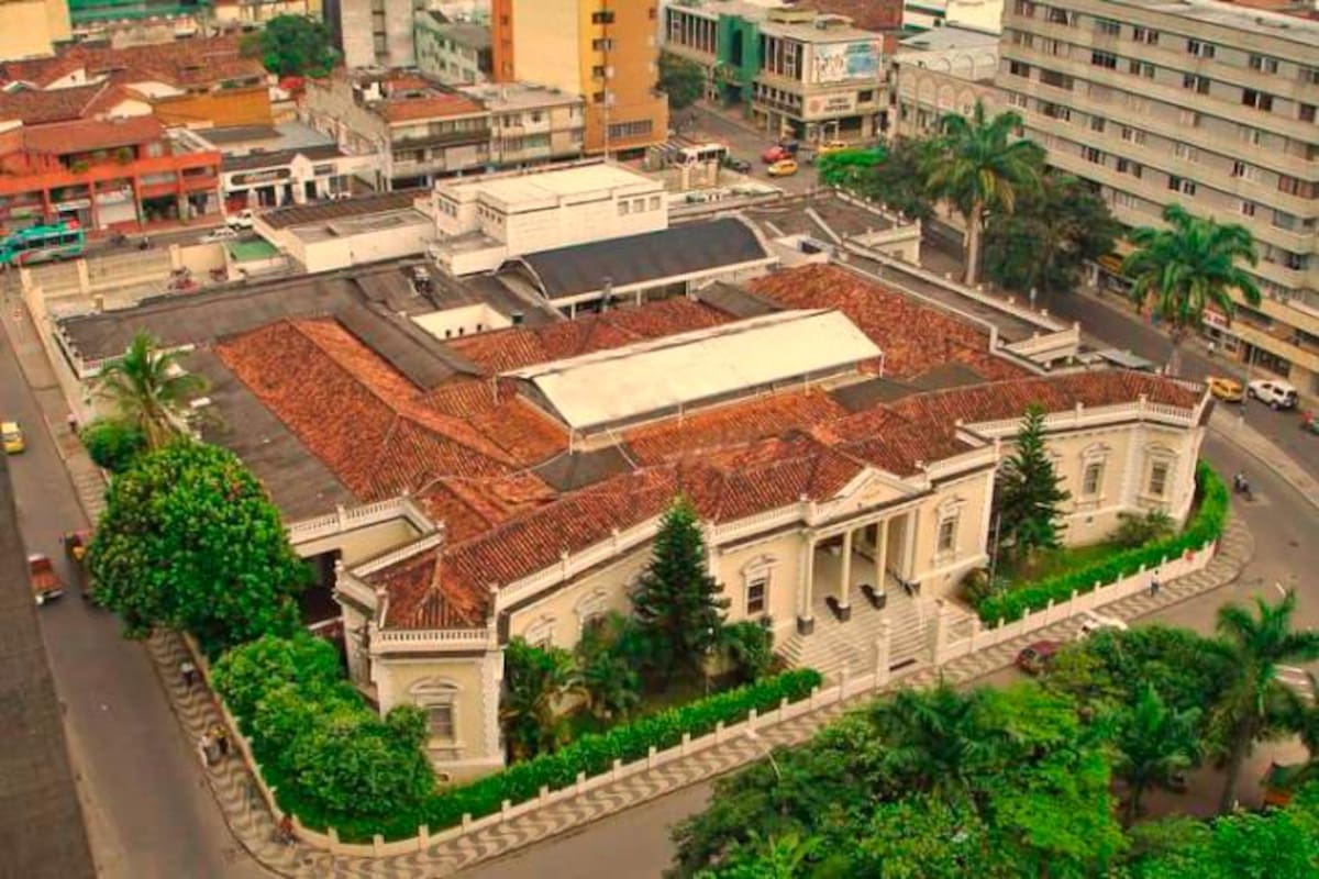 El traslado a la entonces ‘Plaza de Santander’, en 1922, se dio justo en un edificio de estilo neoclásico, el cual le reforzó el carácter de elegancia del Club. (Foto suministrada / VANGUARDIA)