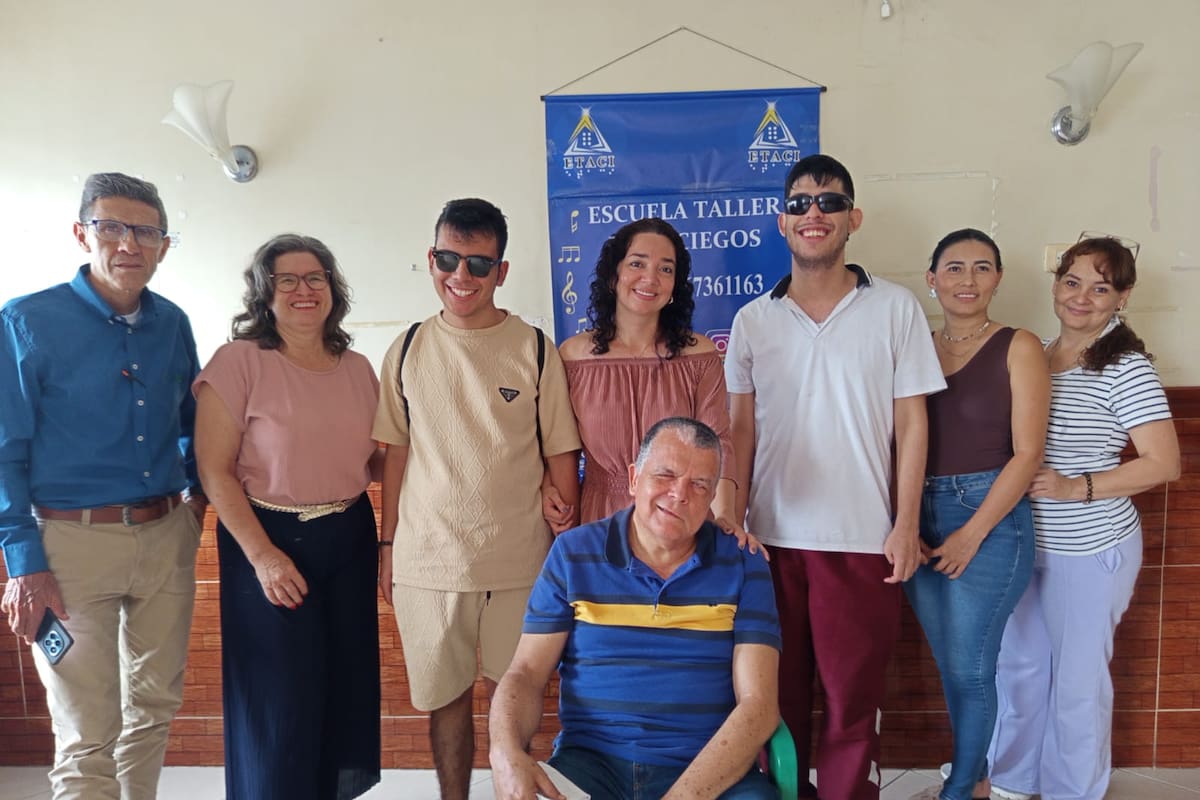 Tras conocer de cerca las necesidades que enfrentan muchas familias, Edna Barrera reforzó su compromiso con el trabajo social.