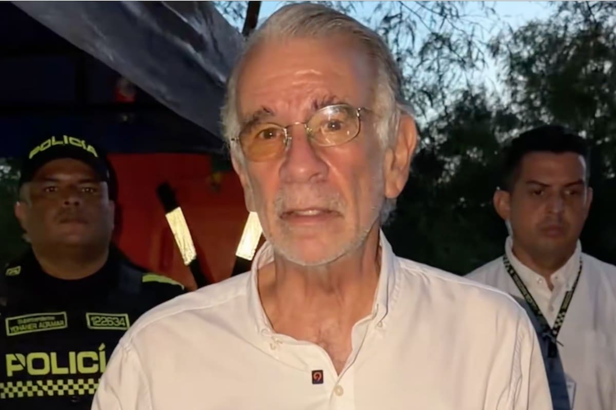 Eduardo Verano De la Rosa, gobernador del Atlántico, cuando entregaba detalles de la captura del presunto asesino de una niña de 2 años en el municipio de Polonuevo, Atlántico.//Cortesía GDA.