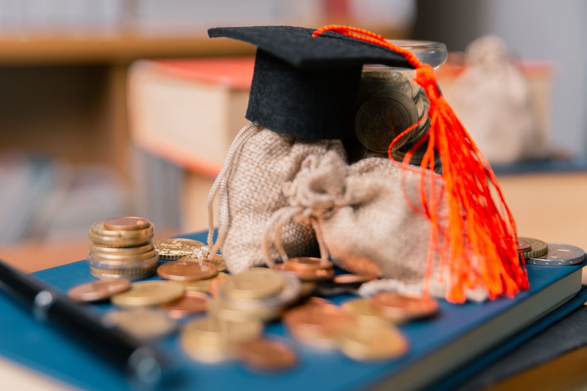 El propósito es que los estudiantes aprendan conceptos esenciales como manejo del dinero, hábitos de ahorro // 123RF.