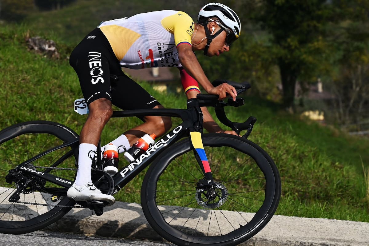 Egan Bernal vuelve a competir en Europa y proyecta su participación en el Giro de Italia. Foto: Ineos.