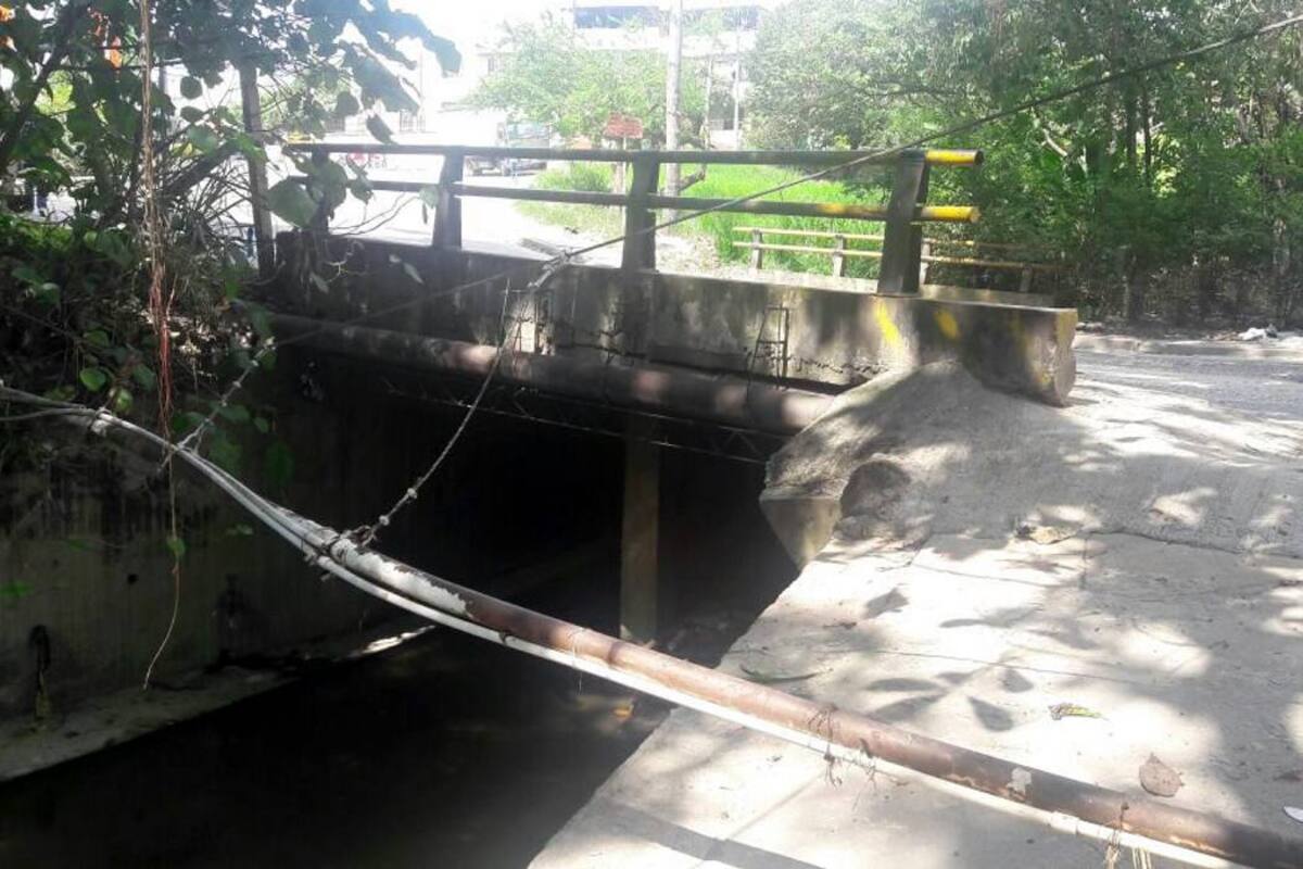 En 2015, un policía y su esposa murieron tras ser arrastrados en su vehículo por la corriente de la quebrada Suratoque, en el barrio Palermo 1 etapa (foto). (Foto: Suministrada / VANGUARDIA LIBERAL)