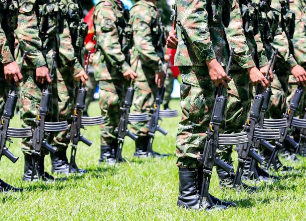 Las jóvenes denunciaron presuntas irregularidades en los exámenes médicos de incorporación, uno de los requisitos para ingresar al Ejército Nacional.
