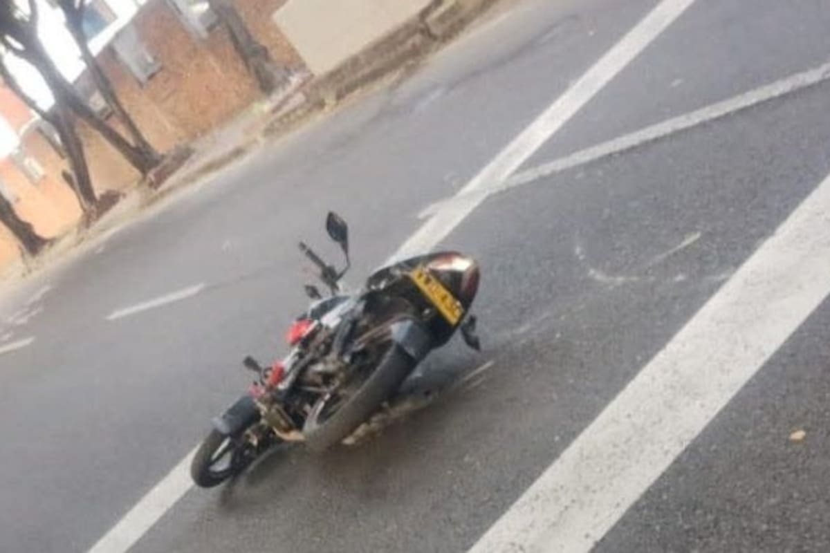 El accidente en la avenida Los Libertadores de Cúcuta dejó un motociclista muerto. Las autoridades investigan las causas del siniestro.
