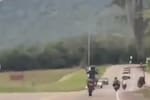 Aparatosa caída sufrió un motociclista de alto cilindraje que hacía ‘canguros’ en una vía de Santander
