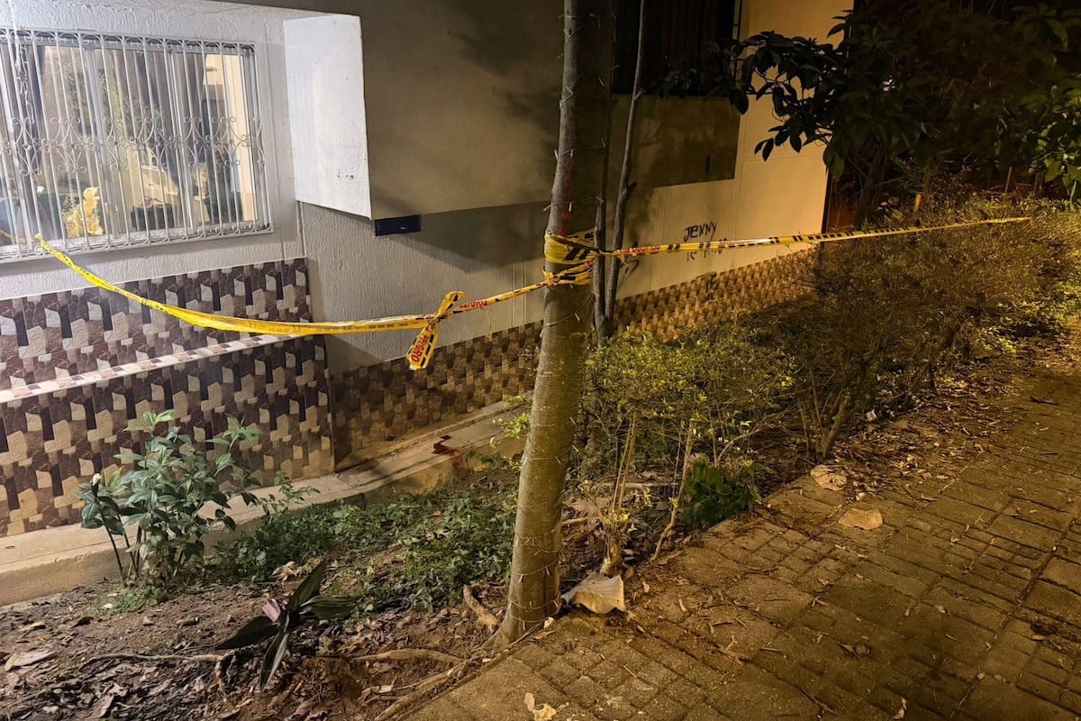 El adolescente fue atacado a tiros por sujetos que se movilizaban en varias motocicletas.