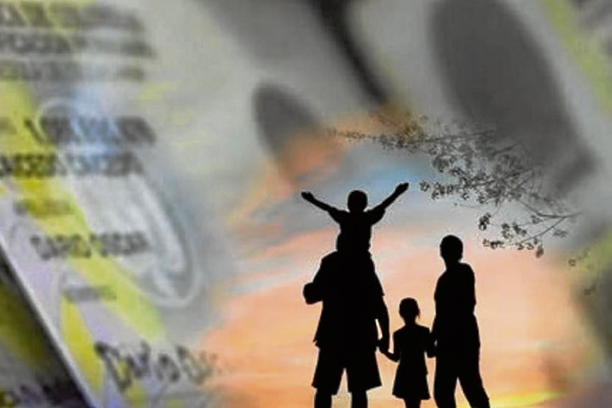¿Entonces el apellido del papá no puede ir primero? Sí puede. Lo que dijo la Corte es que no puede ir primero automáticamente solo porque la paternidad haya sido reconocida judicialmente.