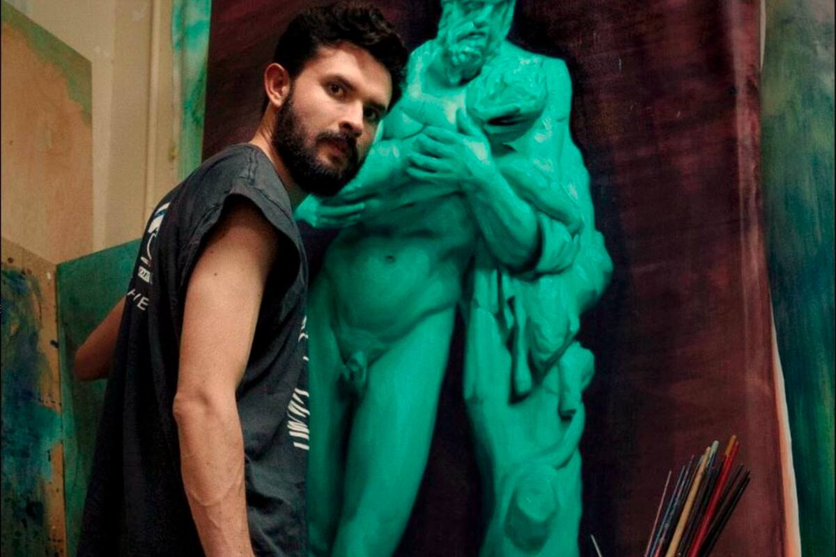 Óscar Durán trabajando en el estudio en Barcelona. La foto es de Jonathan Matthey. Suministrada/VANGUARDIA