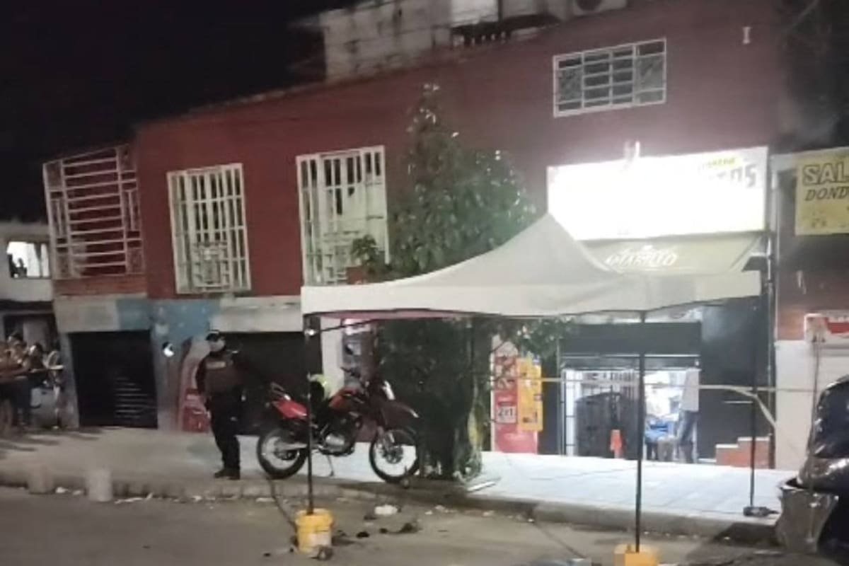 El asesinato ocurrió en la parte baja del barrio Rincón de Girón, en Girón, cuando la víctima instalaba su puesto de venta ambulante.