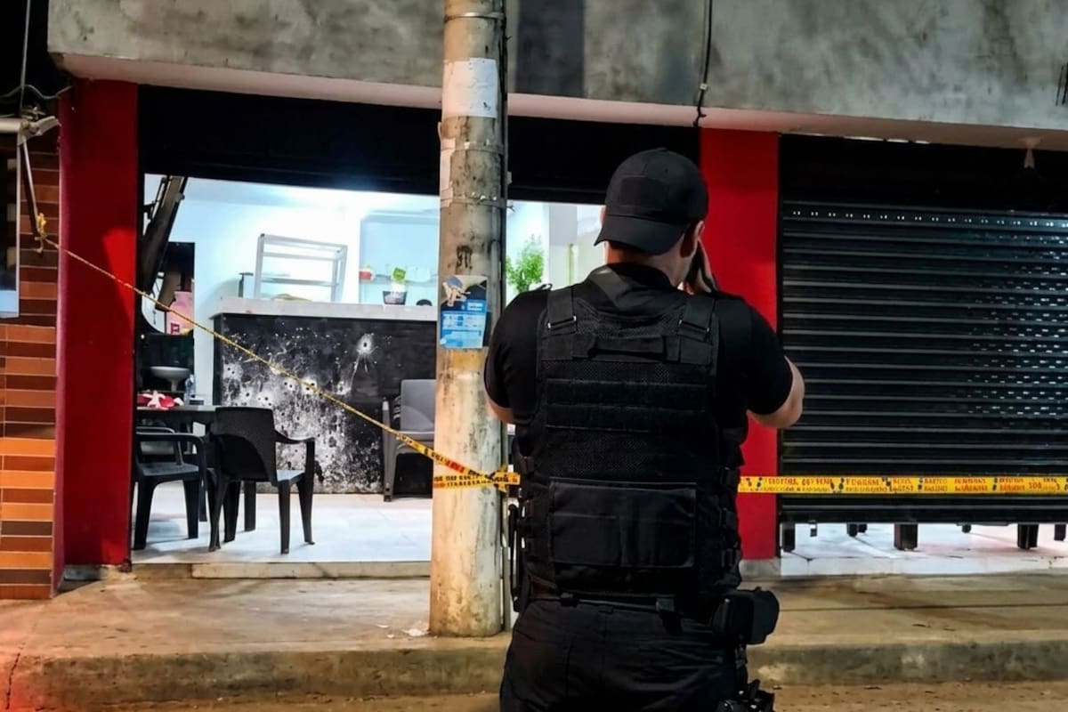 El ataque ocurrió en la noche de este miércoles 30 de septiembre, en un establecimiento del barrio Villa Valentina l, en Piedecuesta.
Fotografía: A.P.I.