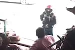 Quedó en video: así atracaron a una pareja de adultos mayores en una tienda de Bucaramanga