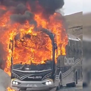 Hombres armados, al parecer del Eln, bajaron a los pasajeros e incineraron un bus en Santander