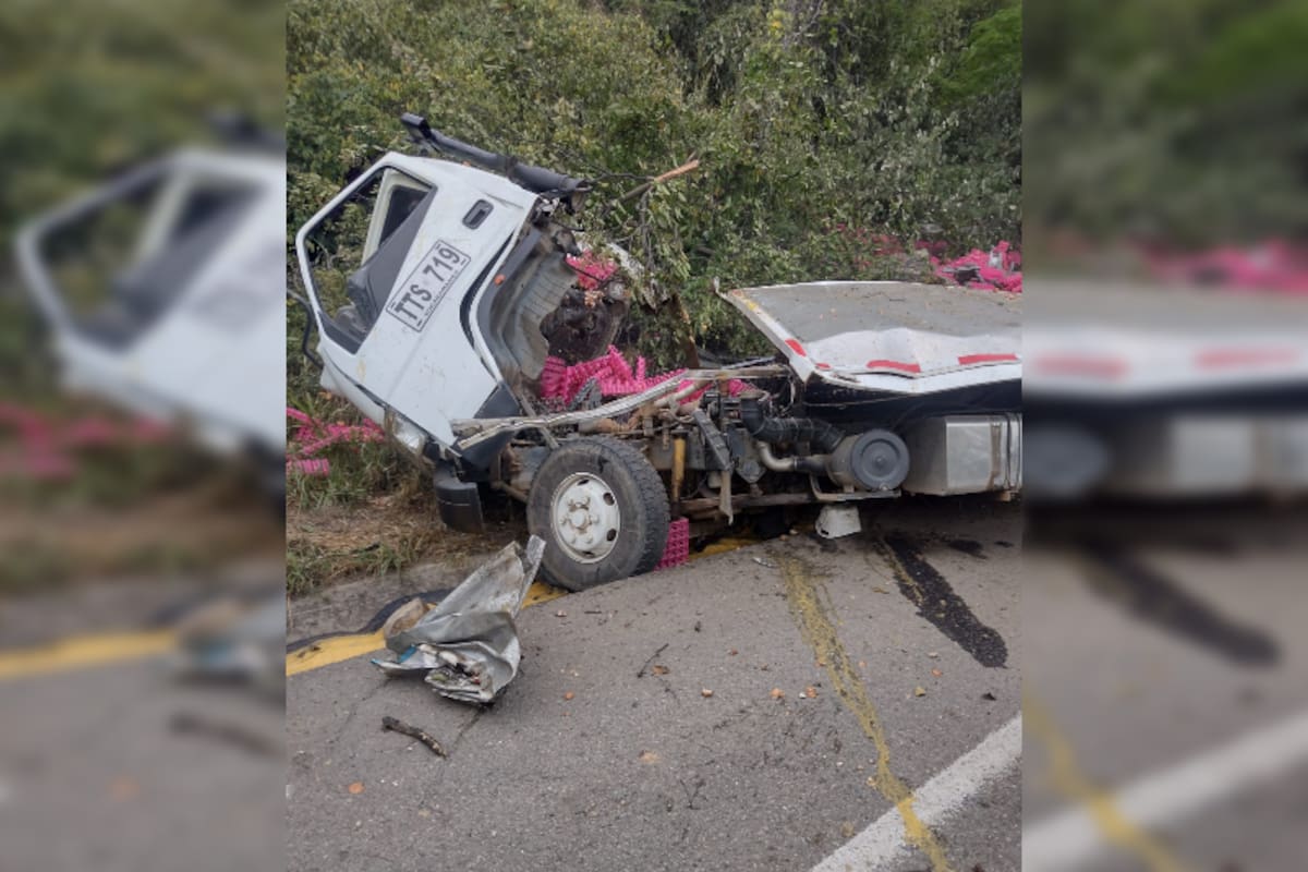 El camión perdió el control en el descenso y terminó accidentado en la vía Lebrija–Girón.