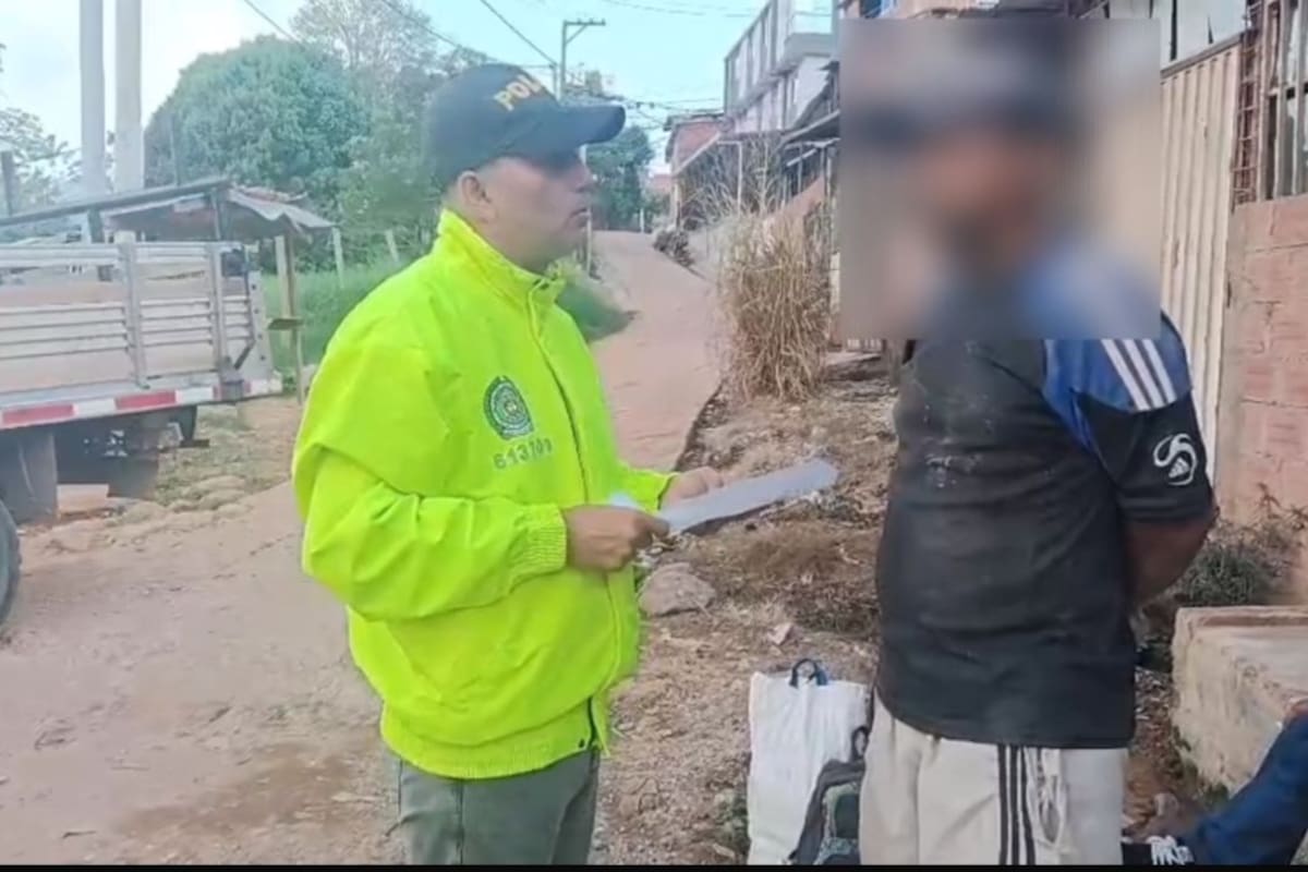 El capturado fue ubicado en vía pública del barrio Nueva Colombia, en Piedecuesta.