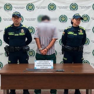 Con machete habría intentado atacar a policías cerca de un colegio en Santander