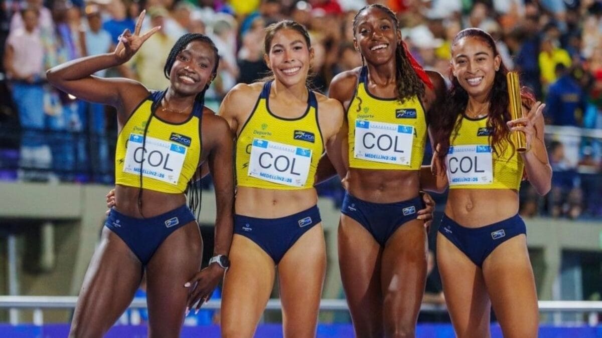 El cuarteto integrado por Paola Andrea Loboa Lastre, Melany Joibel Bolaño Cassiani, María Alejandra Rocha Mesa y Lina Ester Licona conquistó la medalla de oro en el relevo femenino de 4×400 metros. Foto: Comité Olímpico Colombiano/Panam Sports