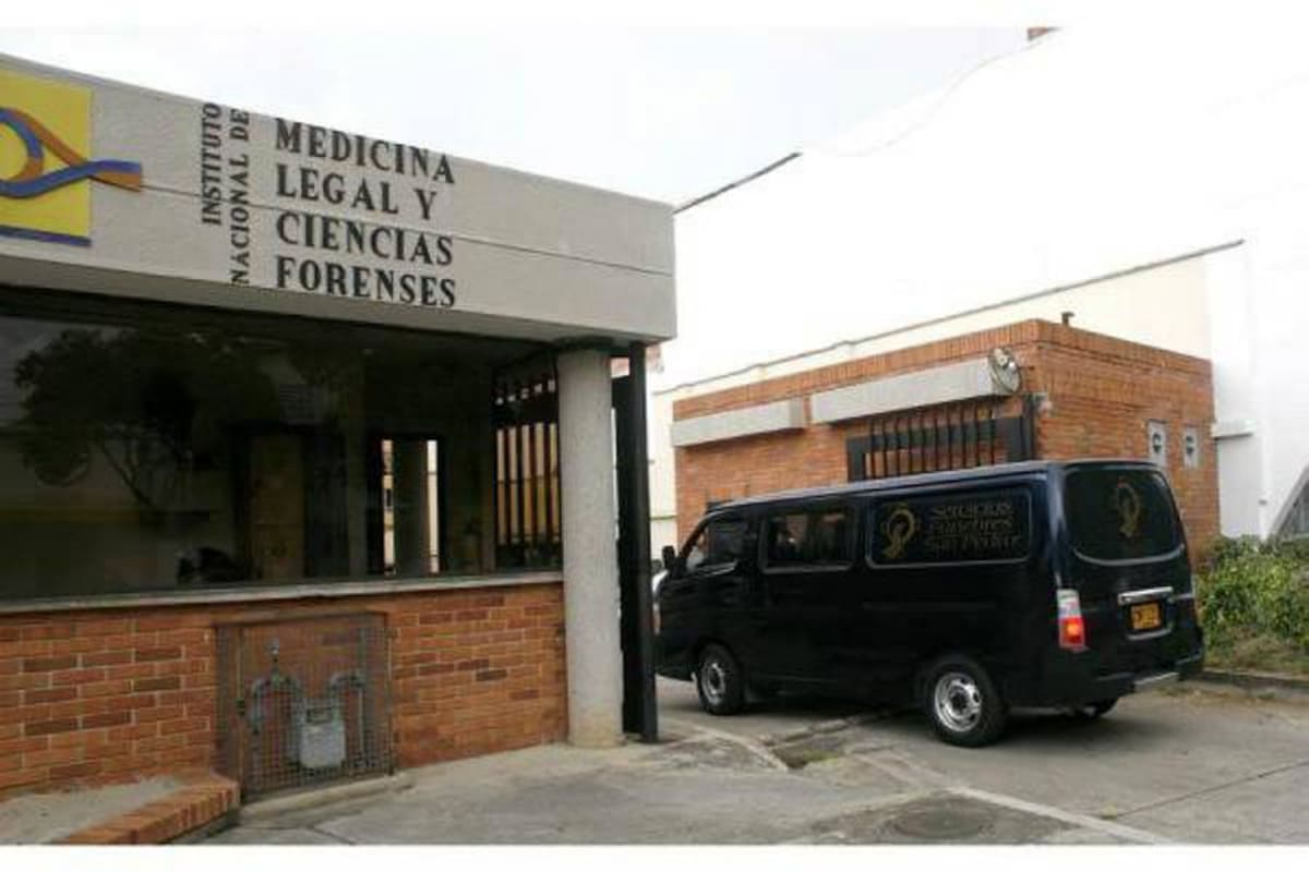 El cuerpo fue trasladado a Medicina Legal para establecer la causa exacta de la muerte.
(Foto: Archivo/Vanguardia)
