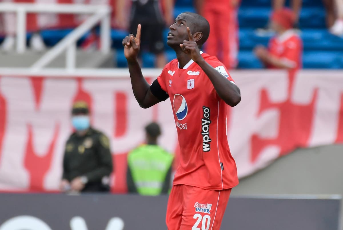 El delantero Adrián Ramos anunció su fecha de retiro del fútbol profesional. Foto: Colprensa.
