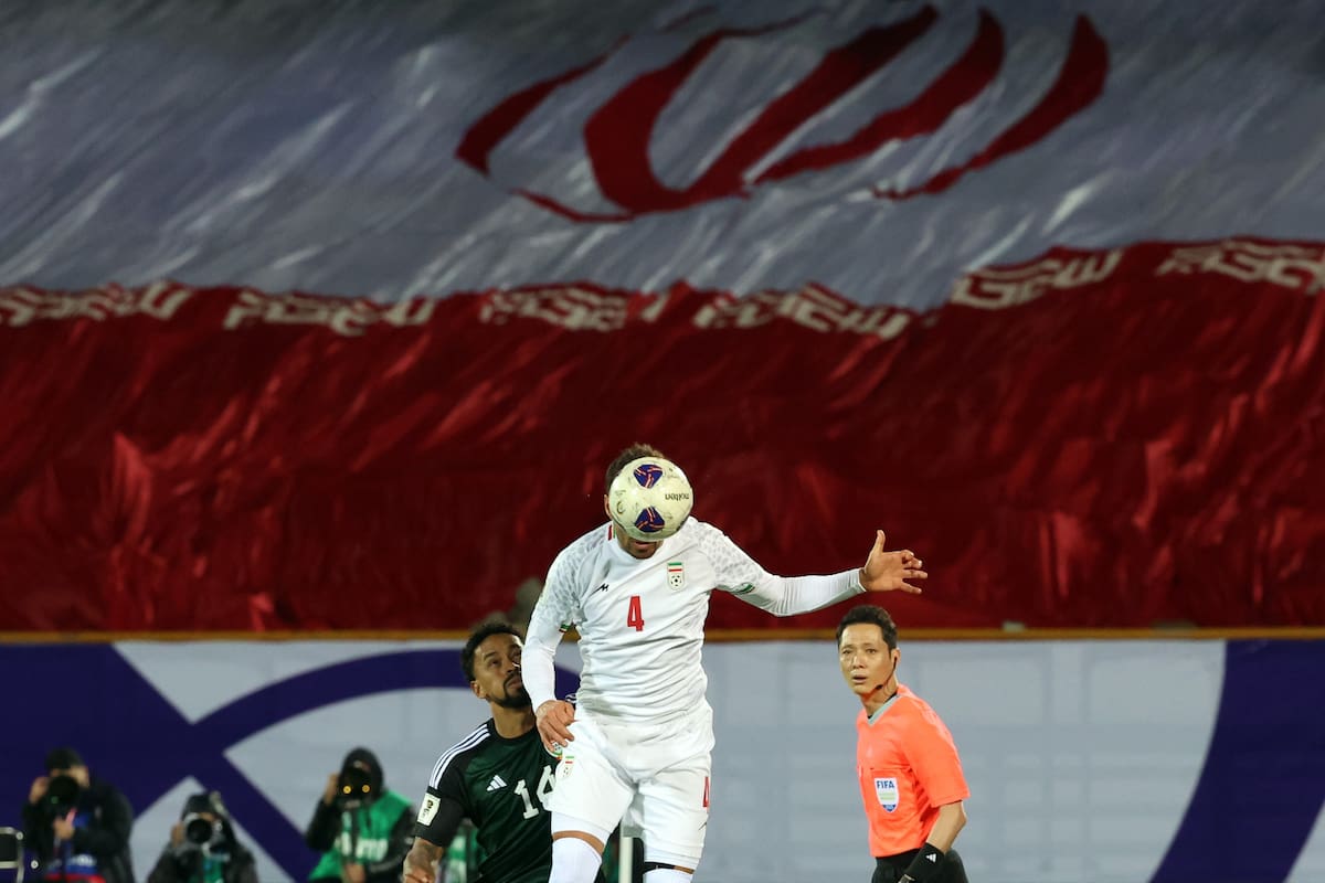 Partido de fútbol en Irán. EFE/EPA/ABEDIN TAHERKENAREH/Archivo
